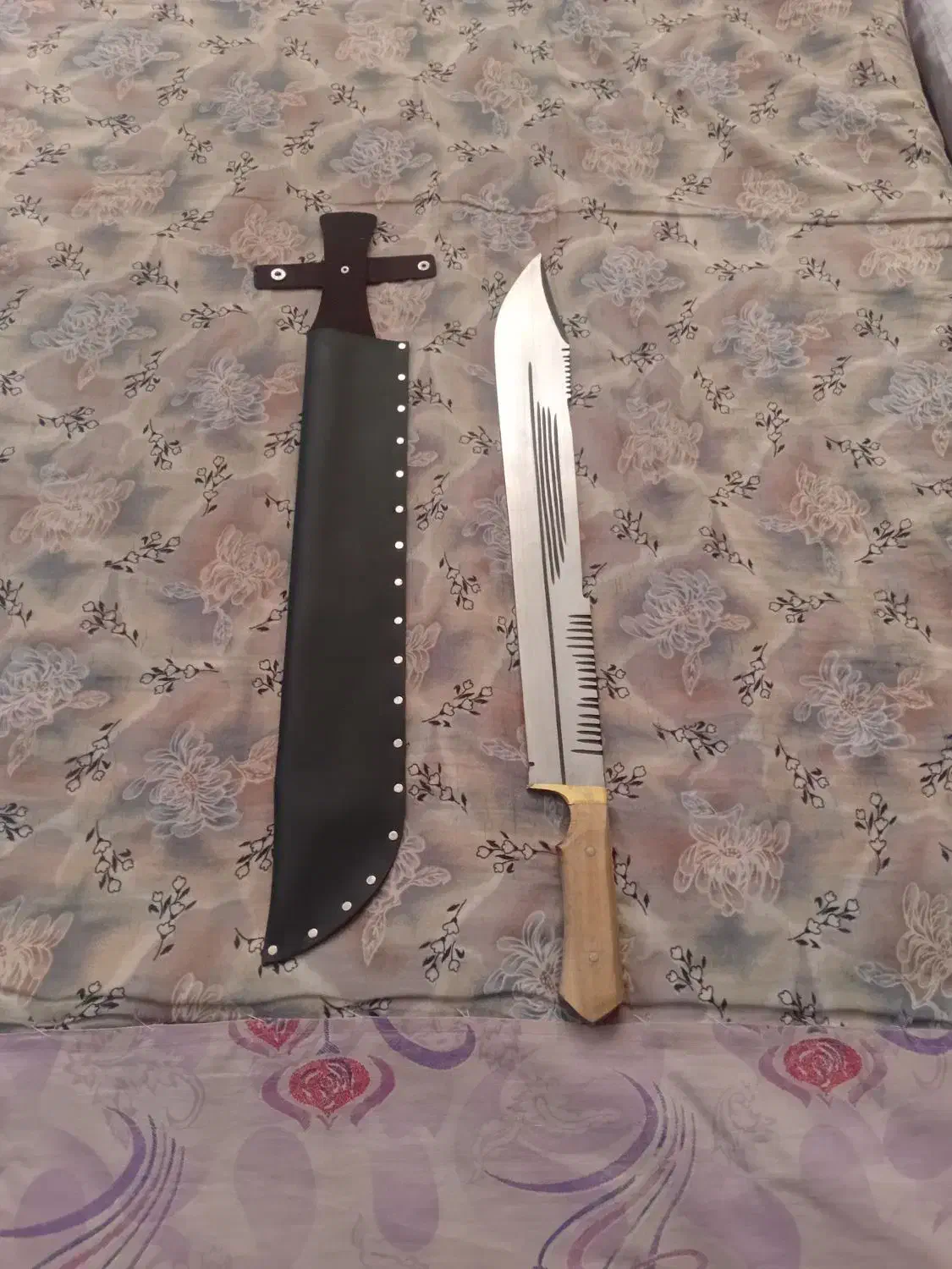 چاقوبزرگ|کوهنوردی و کمپینگ|قرچک, شهرک طلائیه|دیوار