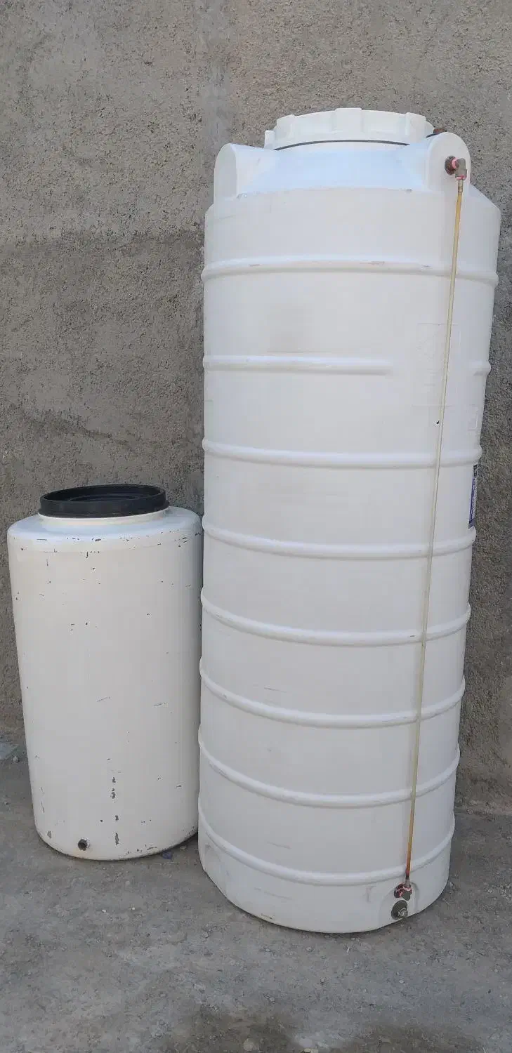 مخزن پلاستیکی ۳۰۰ و۱۰۰۰لیتری ضخیم(دارای استاندارد)|مصالح و تجهیزات ساختمان|مرند, |دیوار