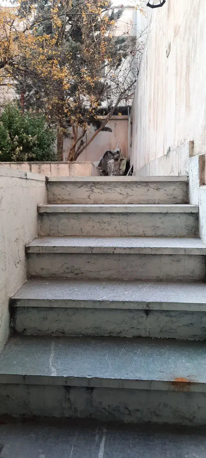 شهرک راه اهن دریاچه  ۶۰ متر یک خواب نورگیر سراسری