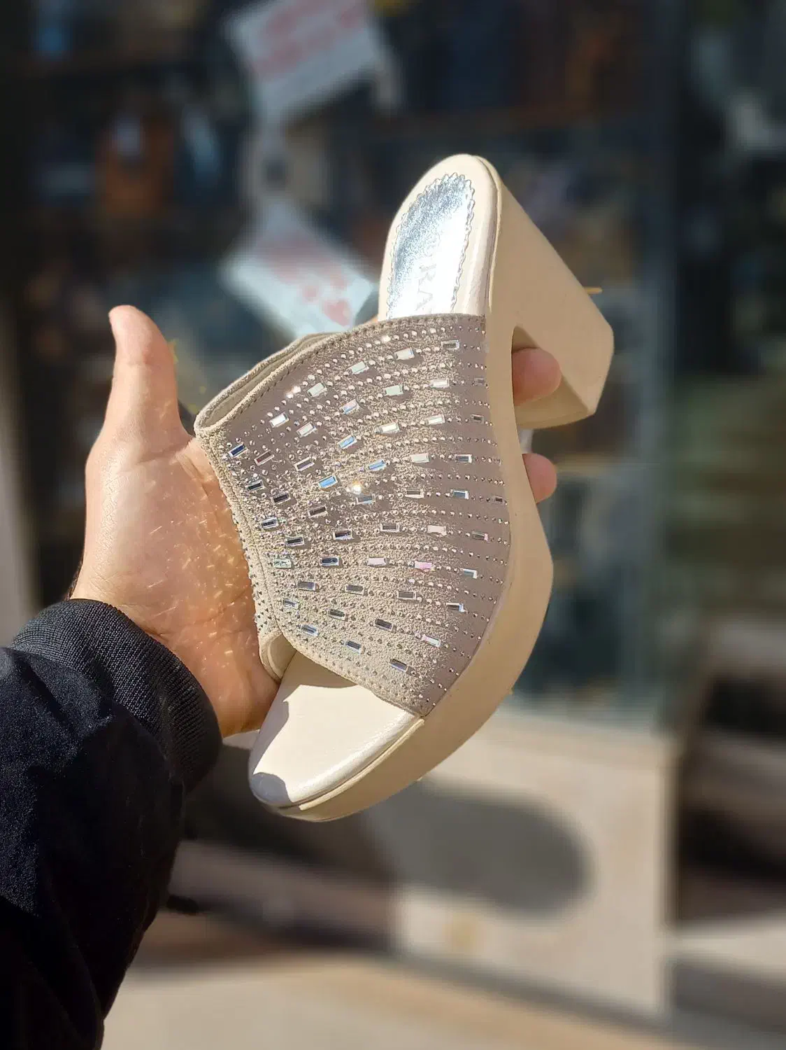 صندل مجلسی|کیف، کفش، کمربند|اهواز, نادری|دیوار