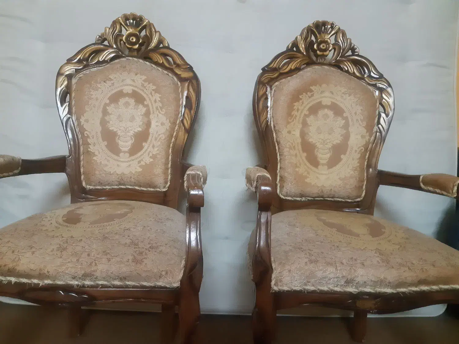 فروش ۲ عدد صندلی سلطنتی در حد اکبند و نو|صندلی و نیمکت|گنبد کاووس, |دیوار