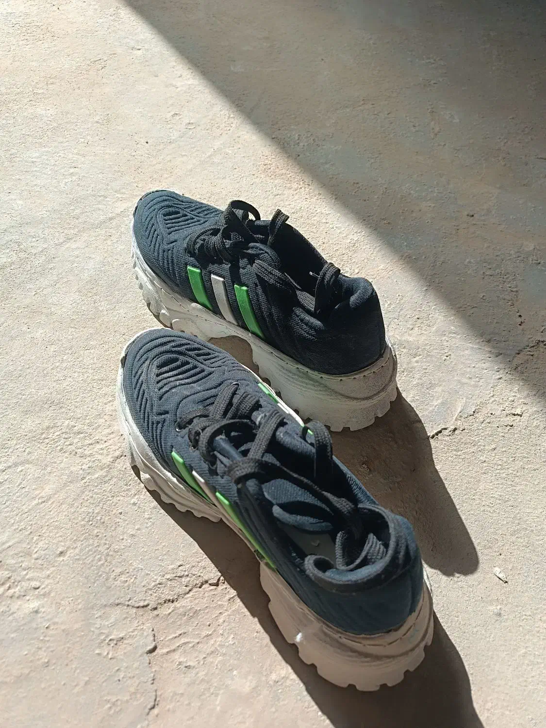 کفش اسپرت سایز 37 در حد نو دوخت شده|کیف، کفش، کمربند|هیرمند, |دیوار