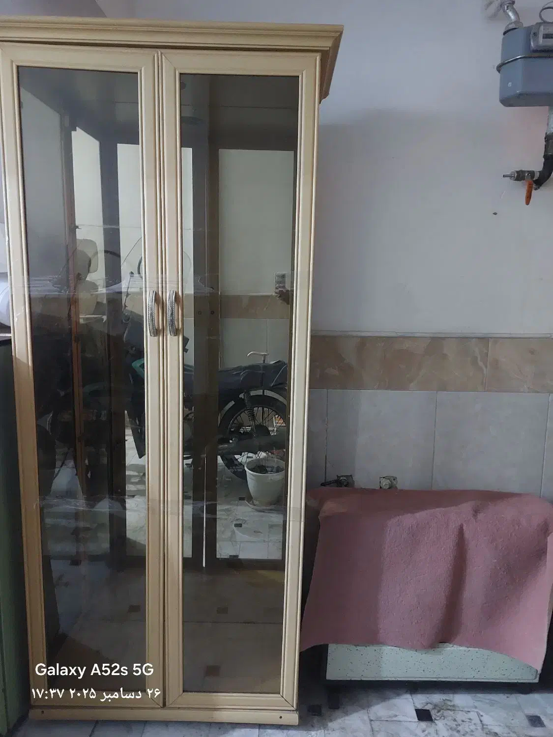 بوفه شیشه ی|بوفه، ویترین، کنسول|قم, ولیعصر|دیوار