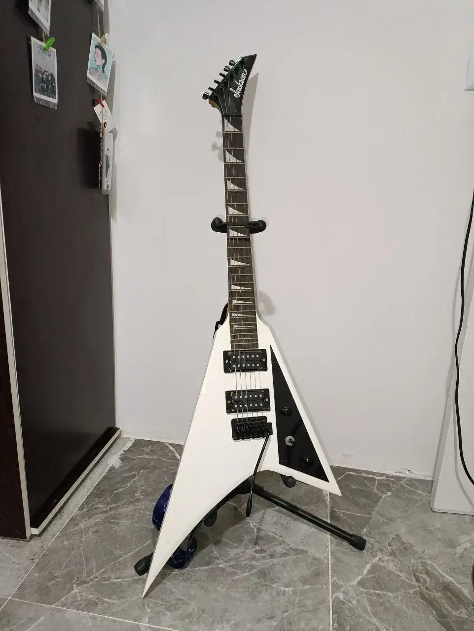 گیتار الکتریک Jackson Rhoads|گیتار، بیس، امپلیفایر|بابل, |دیوار