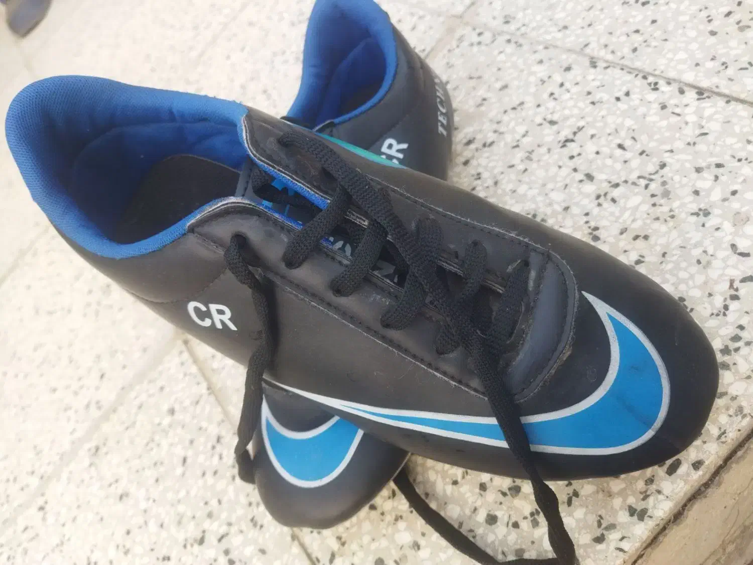 کفش فوتبال|تجهیزات ورزشی|نیشابور, کریم آباد|دیوار