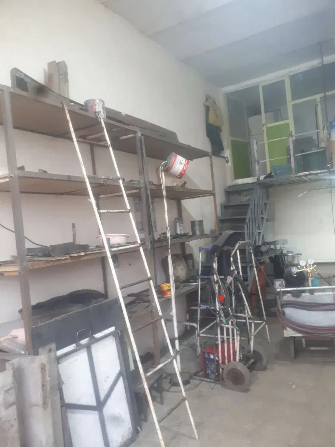 مغازه واقع در گاراج شهرداری فاز ۲ بغل کمربندی|فروش مغازه و غرفه|اسدآباد, |دیوار