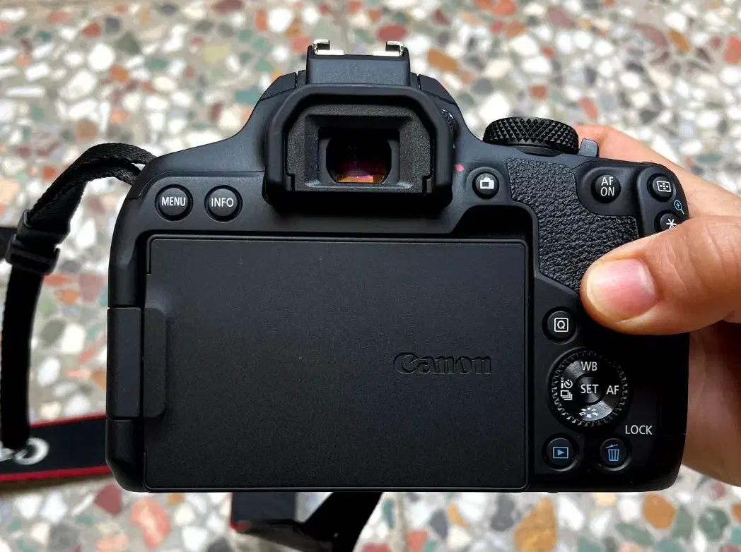 دوربین کنون 850D|دوربین عکاسی و فیلم‌برداری|اسلام‌شهر, بهرام آباد|دیوار