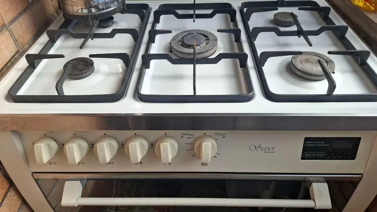 گاز ۵ شعله فردار تاکنو سفید|اجاق گاز و لوازم برقی پخت‌وپز|گرگان, |دیوار