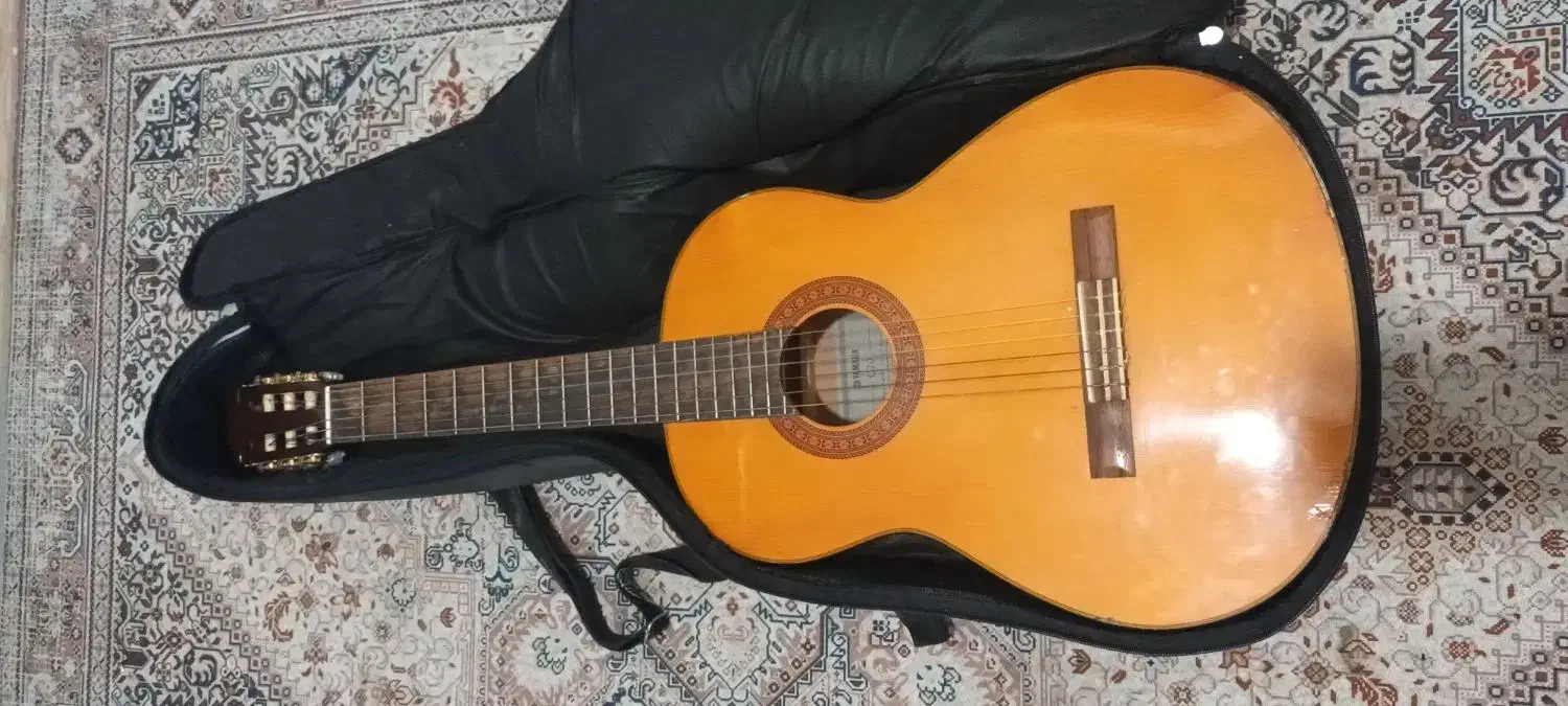 گیتار یاماها اصل c70 اندونزی|گیتار، بیس، امپلیفایر|ساوه, |دیوار