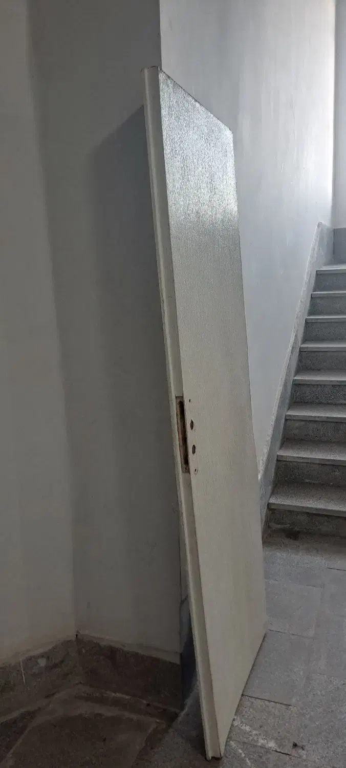 یک عدد بدون پوسیدگی و ترک فروش فوری|مصالح و تجهیزات ساختمان|نیشابور, شهرک قدس|دیوار