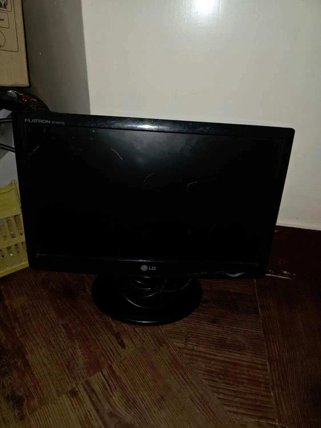 مانیتور lcd ال جی ۱۹ اینچ|قطعات و لوازم جانبی رایانه|شیراز, تاچارا|دیوار