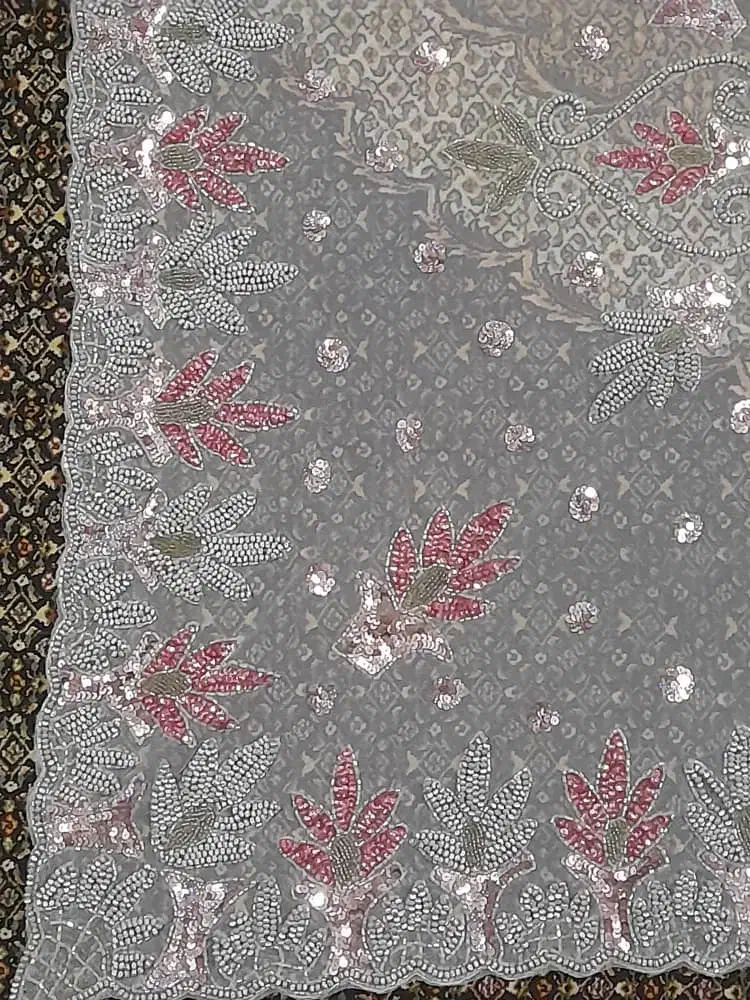 رومیزی منجوق دوزی|پرده، رانر، رومیزی|بندر انزلی, معلم|دیوار