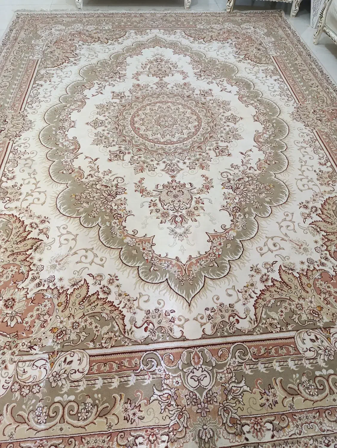 فرش گل برجسته سالم وتمیز|فرش|اهواز, کوی جواهری|دیوار