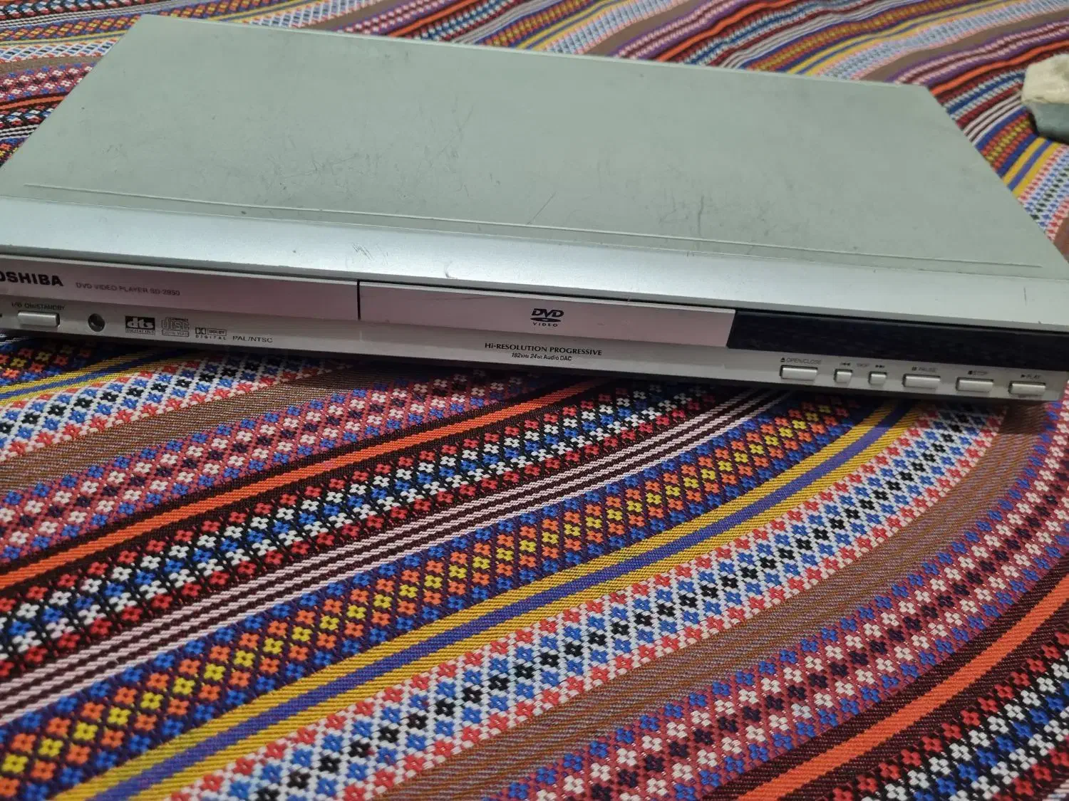 یک دستگاه دی وی دی سالم|پخش‌کننده DVD و ویدیو|اراک, |دیوار