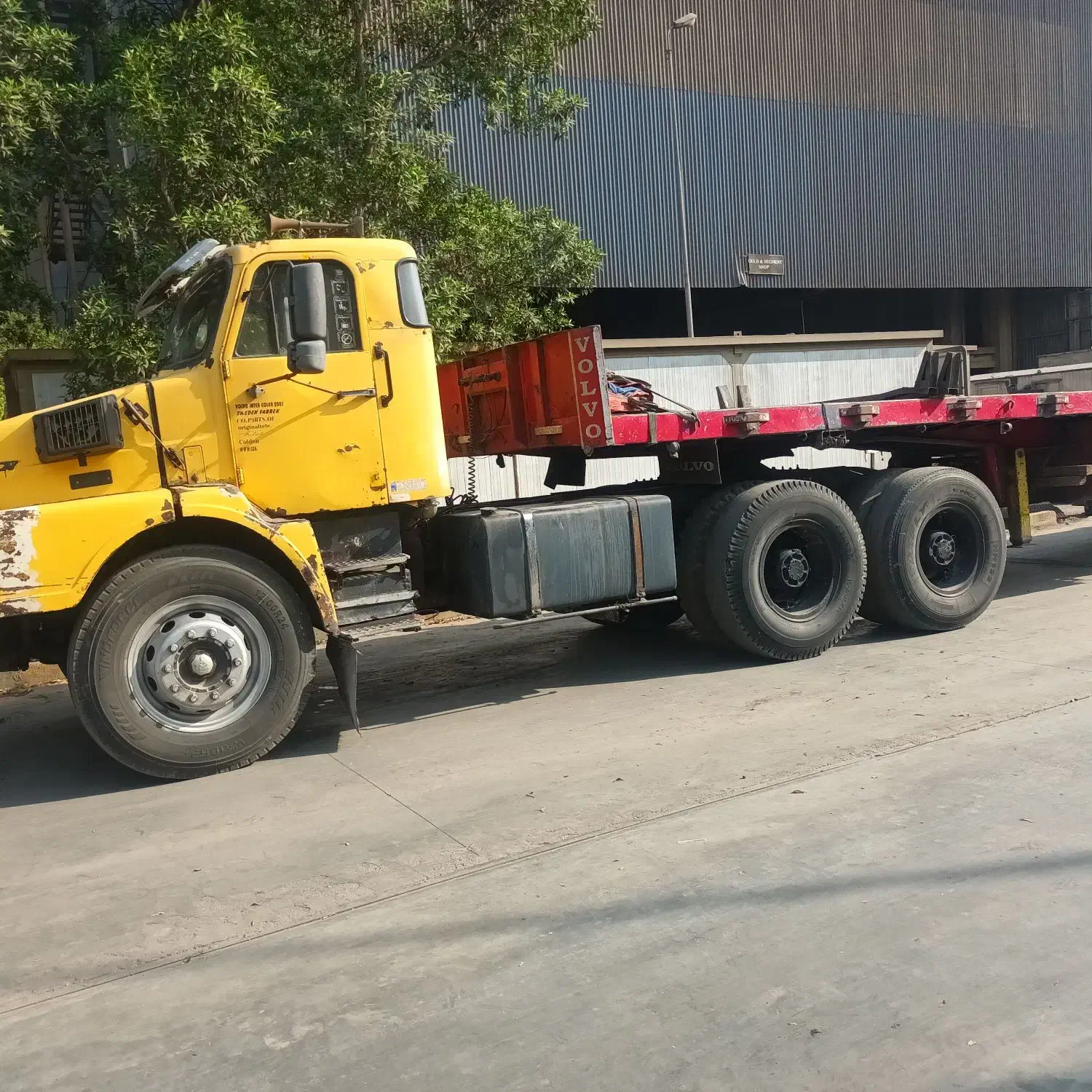 ولوو ان ۱۲ توپی طلا|خودرو سنگین|رامشیر, |دیوار