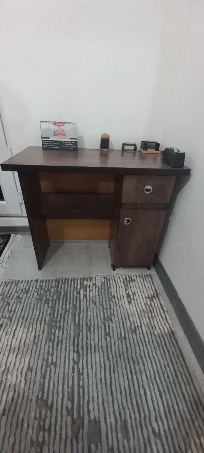 میز تحریر و اداری کاملا سالم|میز تحریر و کامپیوتر|ساری, |دیوار