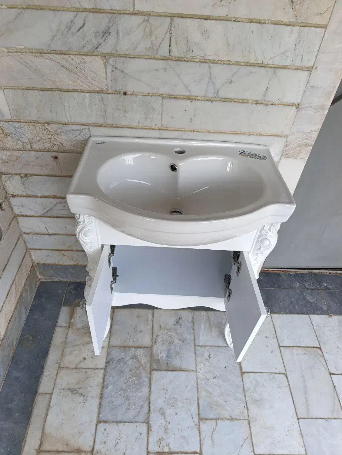 روشویی کابینتی به تعداد زیاد|لوازم سرویس بهداشتی|آق قلا, |دیوار