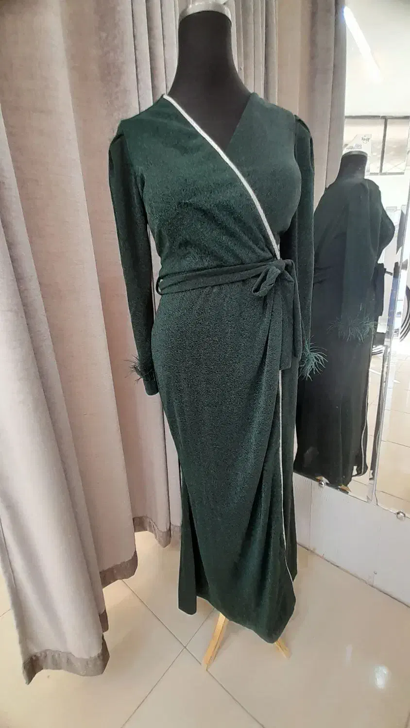 پیراهن مجلسی|لباس|نیشابور, دارایی|دیوار