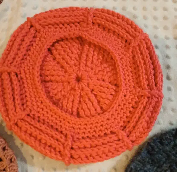 کلاه زمستانی|لباس|بومهن, |دیوار