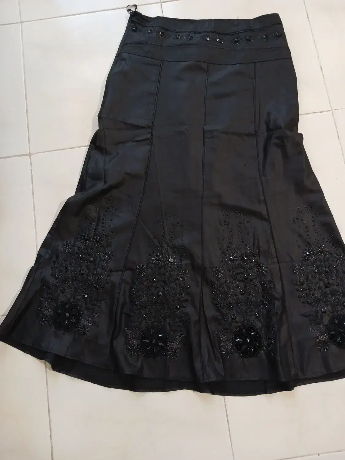 دامن مجلسی و خاص|لباس|گلبهار, شهر جدید گلبهار|دیوار