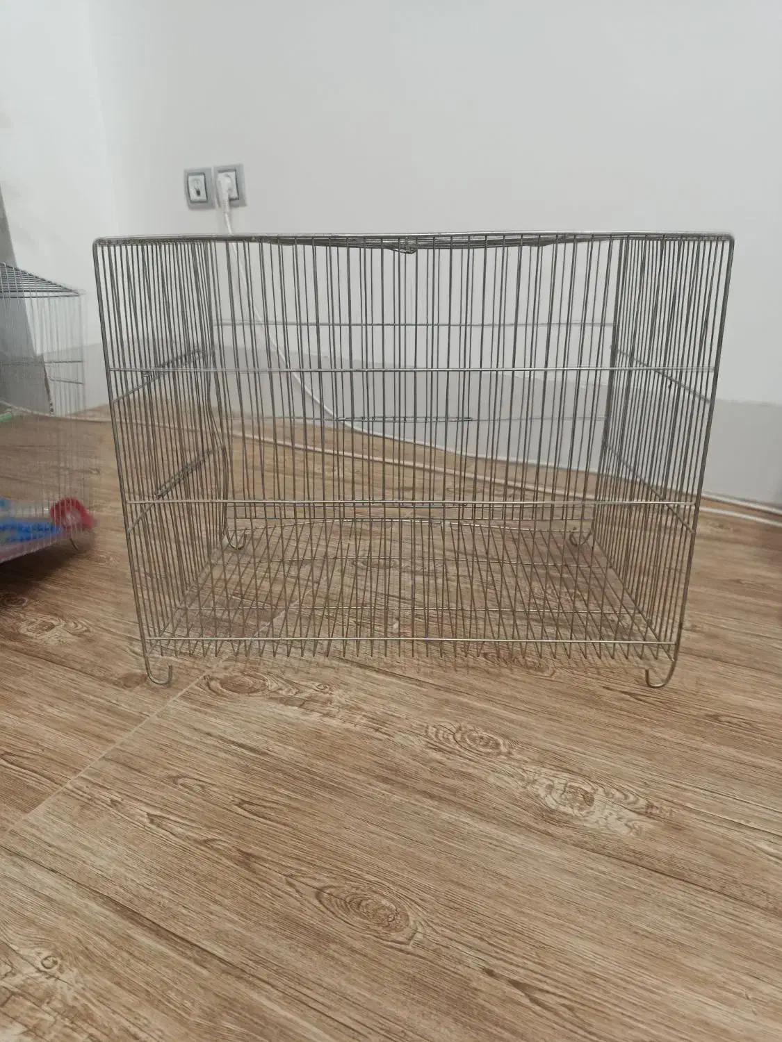 قفس|لوازم جانبی حیوانات|بهمن صغاد, |دیوار