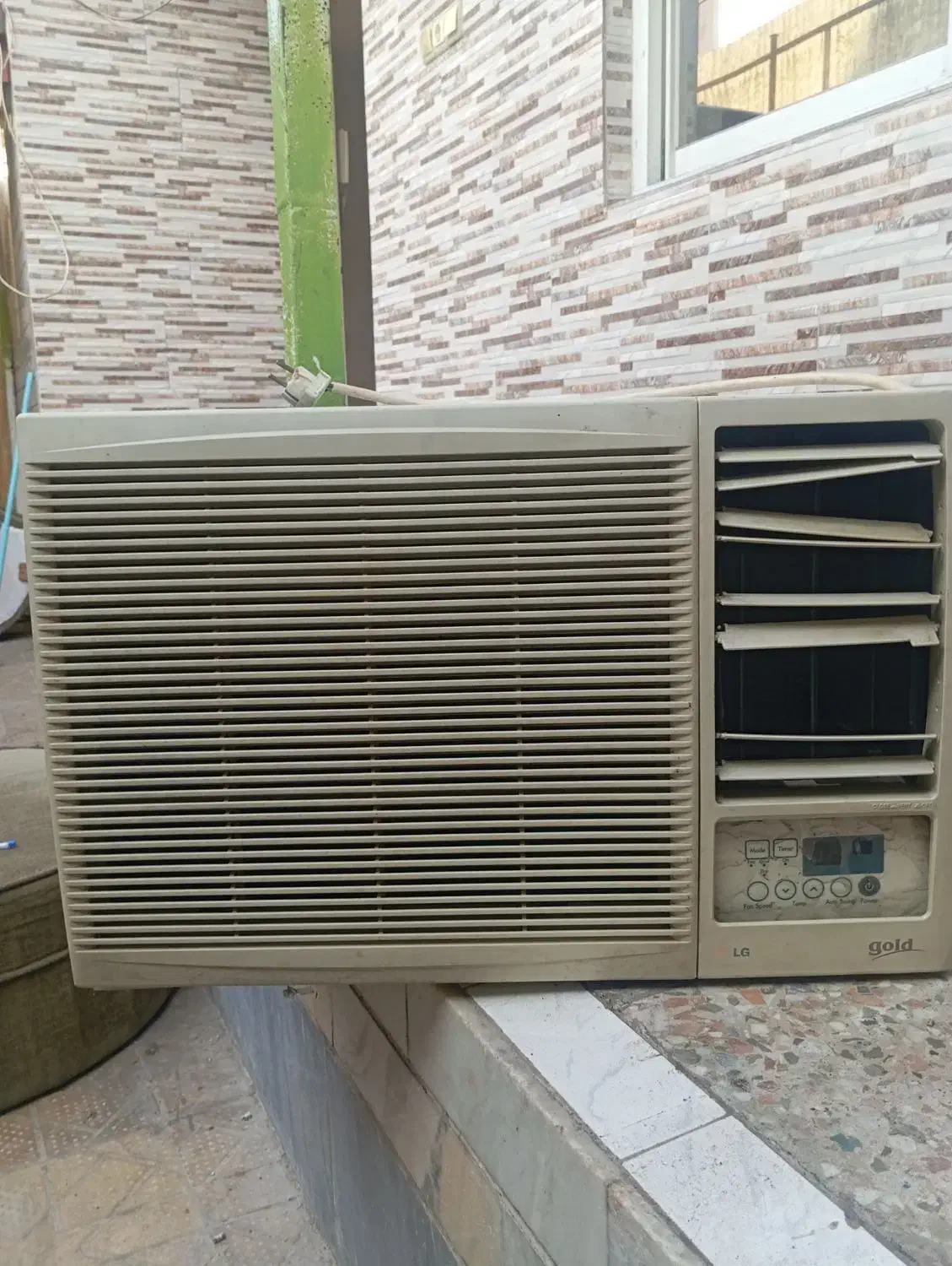 کولر پنجره ای ال جی بهمراه کنترل|کولر گازی و فن‌کوئل|رشت, کوی بیانی|دیوار