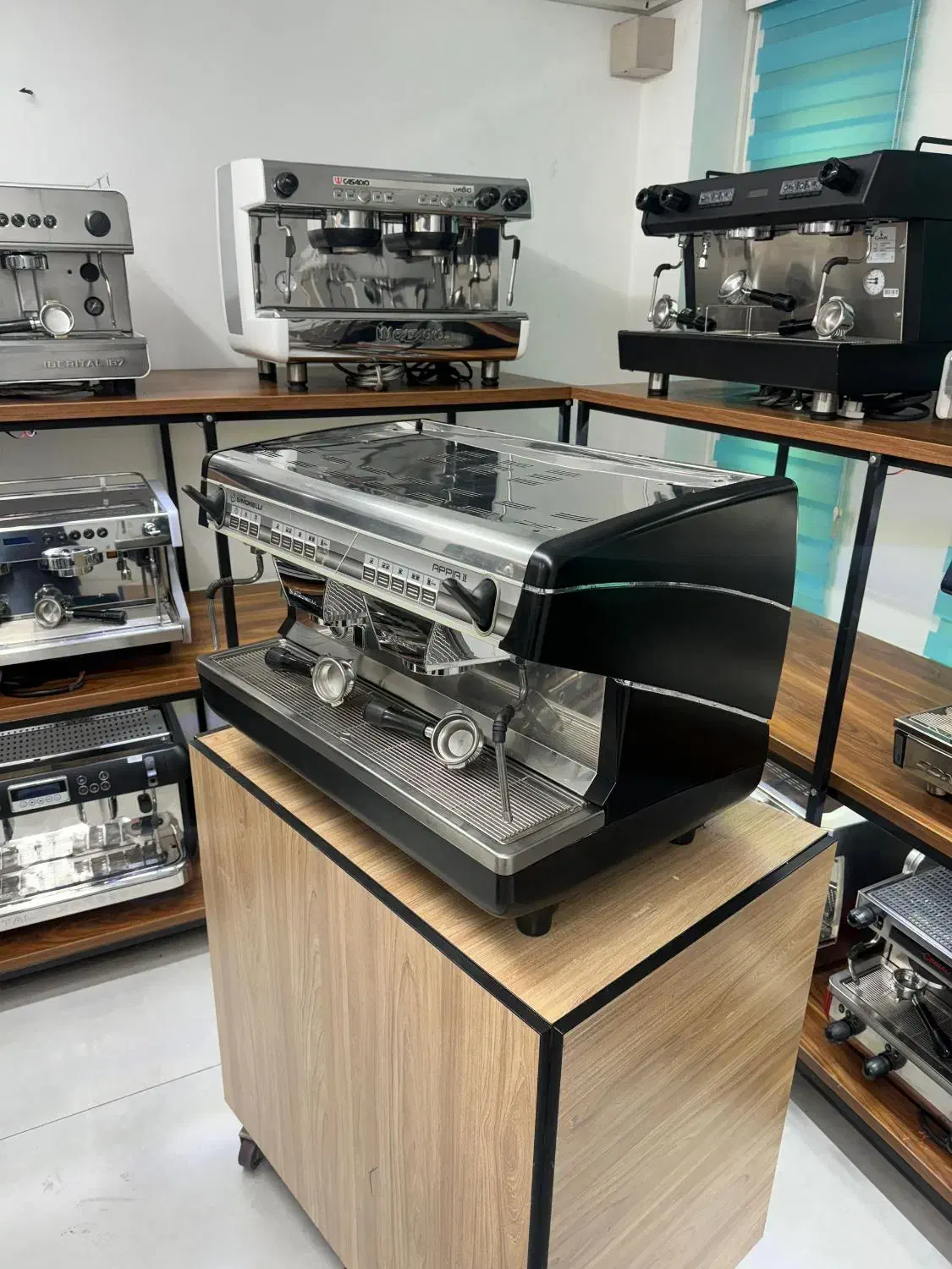 اسپرسو صنعتی سیمونلی آپیا ۲|کافیشاپ و رستوران|تهران, اباذر|دیوار