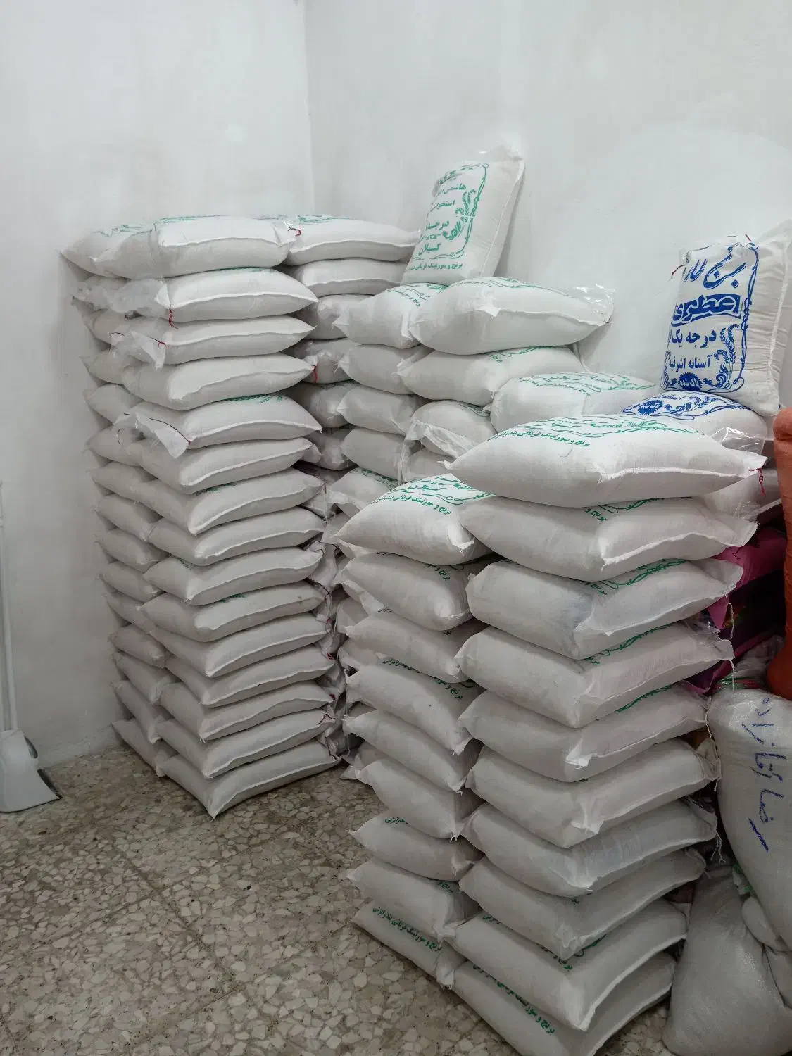 برنج هاشمی روشن(پرمحصول) فی 179|خوردنی و آشامیدنی|بندر انزلی, نیمه شعبان|دیوار