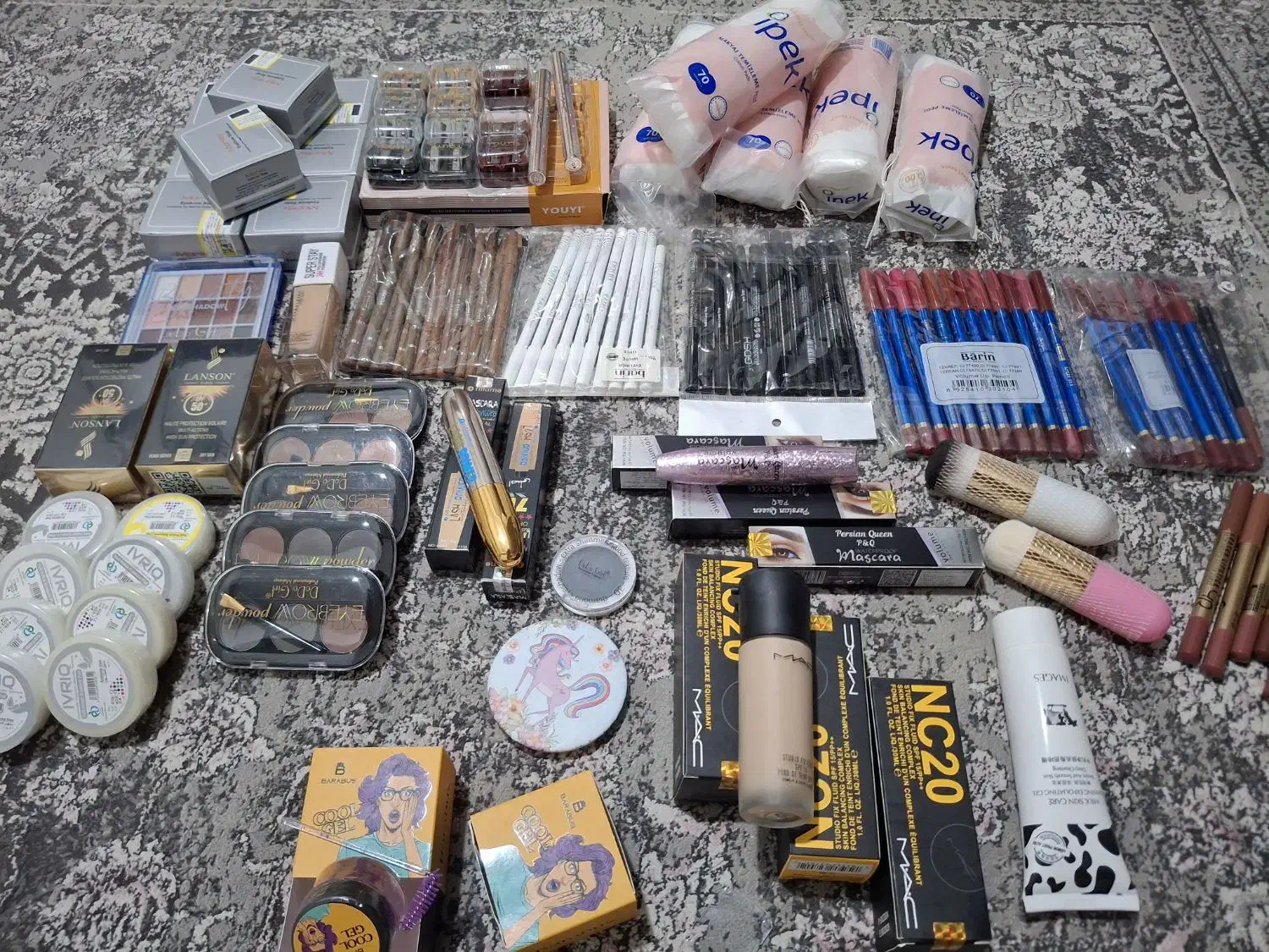 انواع لوازم آرایشی قیمت مناسب|آرایشی، بهداشتی، درمانی|الوند, |دیوار