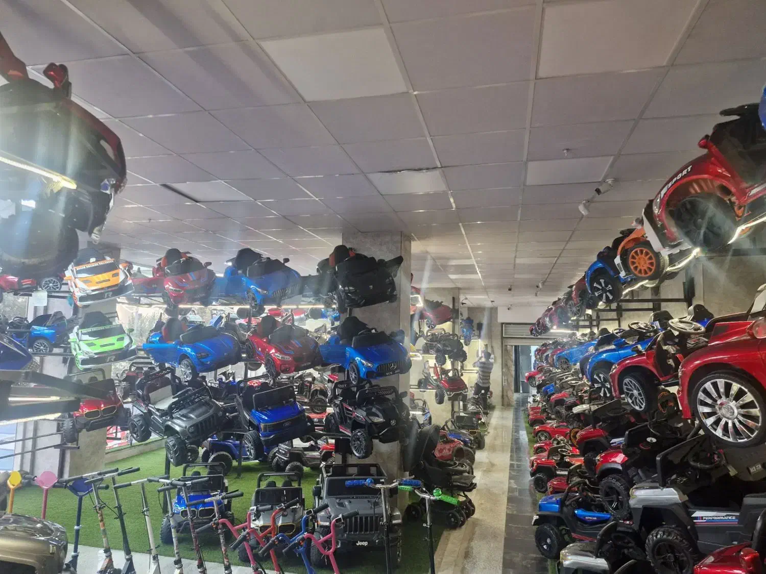 ماشین شارژی صندلی چرمی **|اسباب‌بازی بچه|کرج, کیانمهر|دیوار