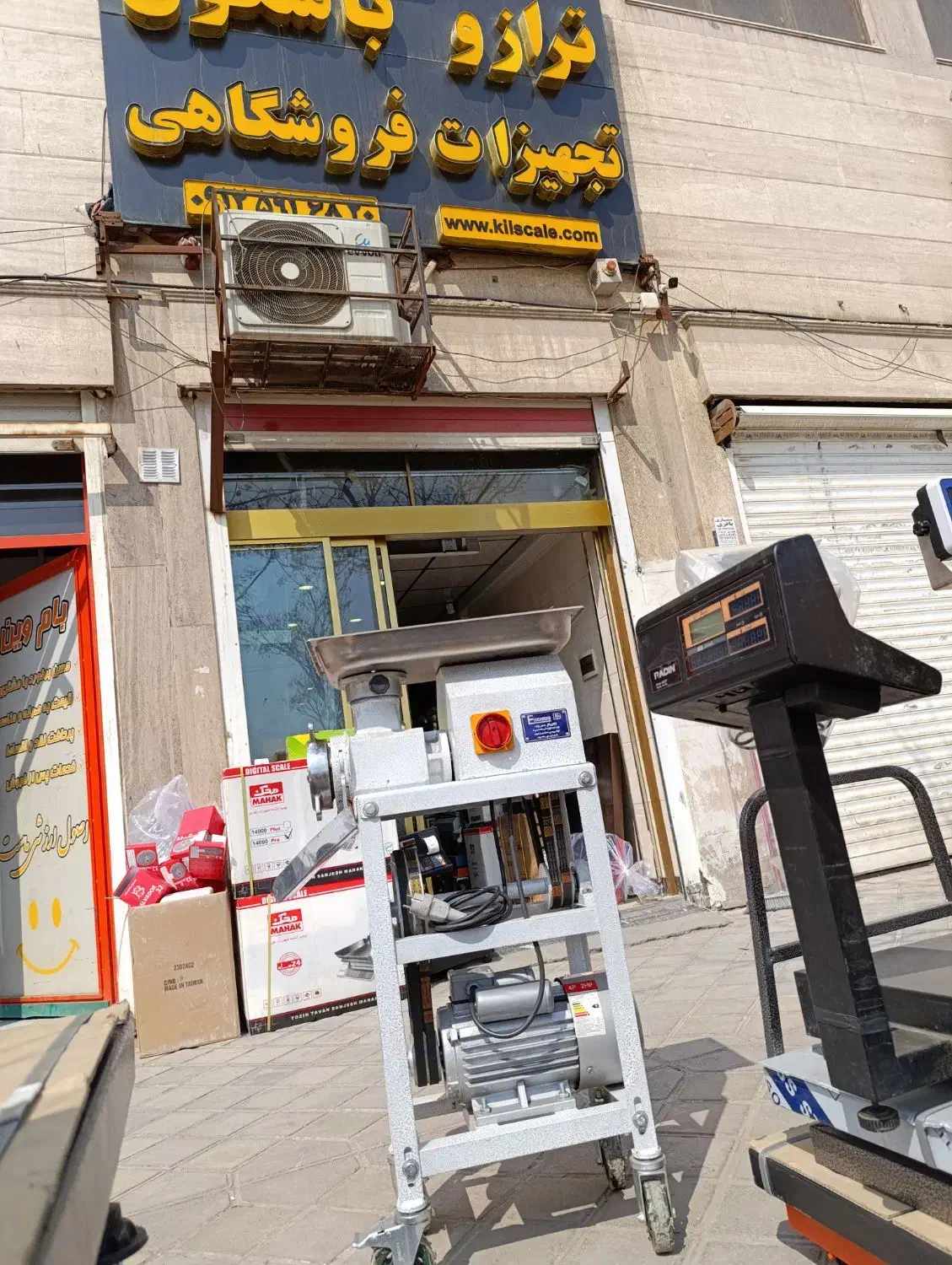 چرخ گوشت الکتروکار 32در حد نو|فروشگاه و مغازه|پاکدشت, پاکدشت (مامازند)|دیوار