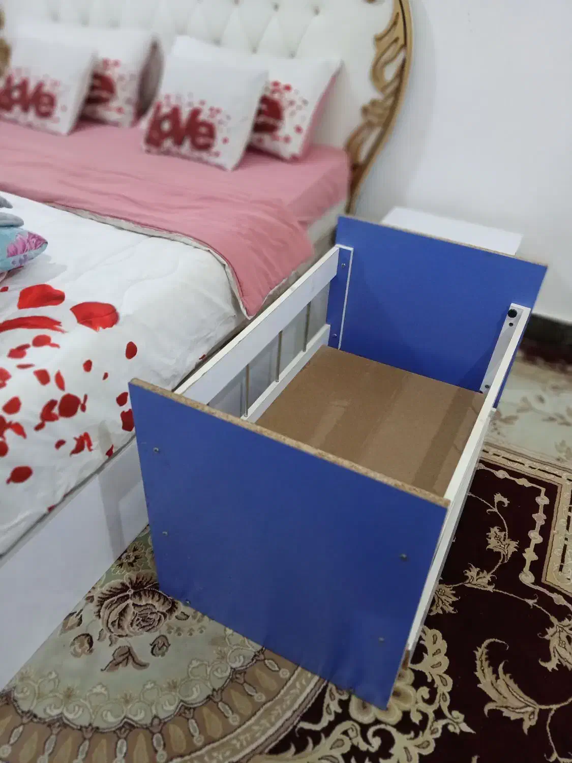 تخت و گهواره کودک|تخت و سرویس خواب|باوی, |دیوار