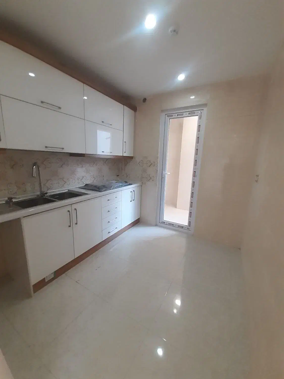 استقامت۱     ۱۷۲و۱۶۲ متری|فروش آپارتمان|رشت, استقامت ۱|دیوار