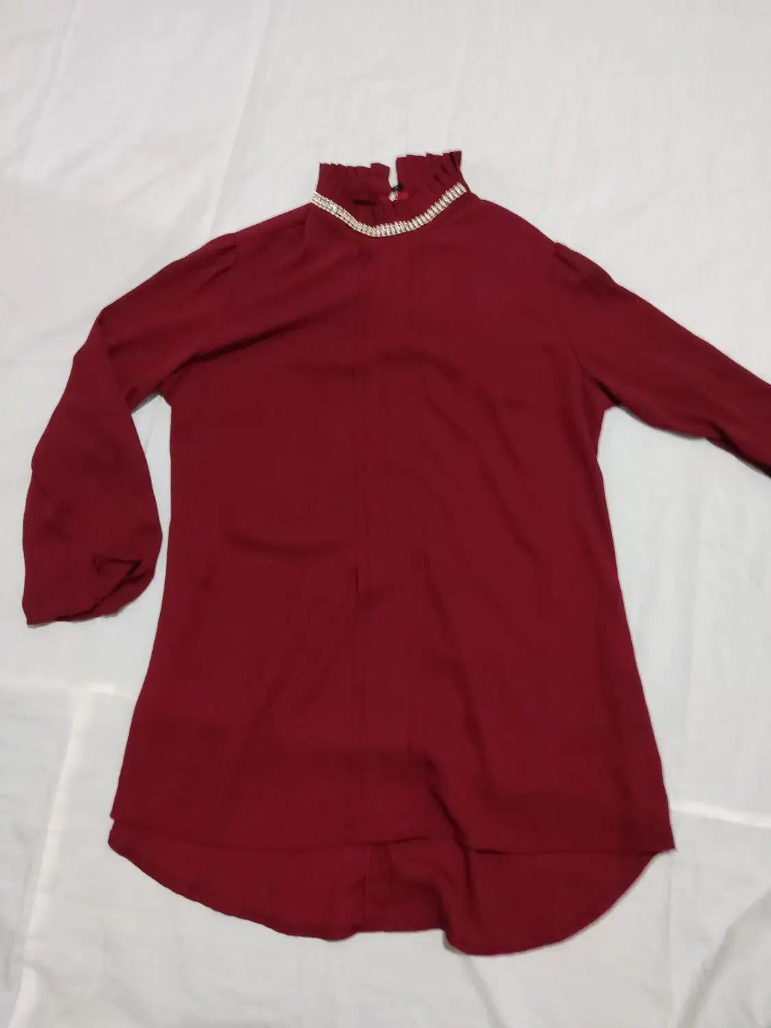 مقداری لباس|لباس|رودهن, |دیوار