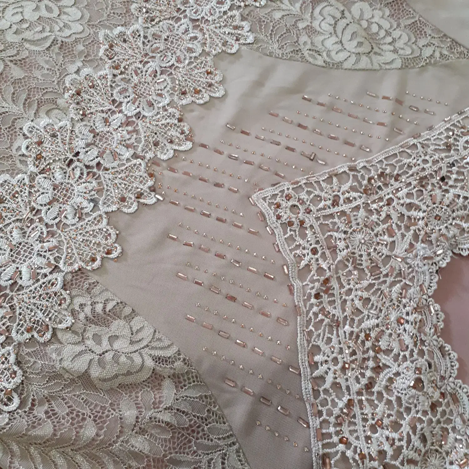 ۳ عدد لباس گیپور کارشده|لباس|ری, فیروزآباد|دیوار