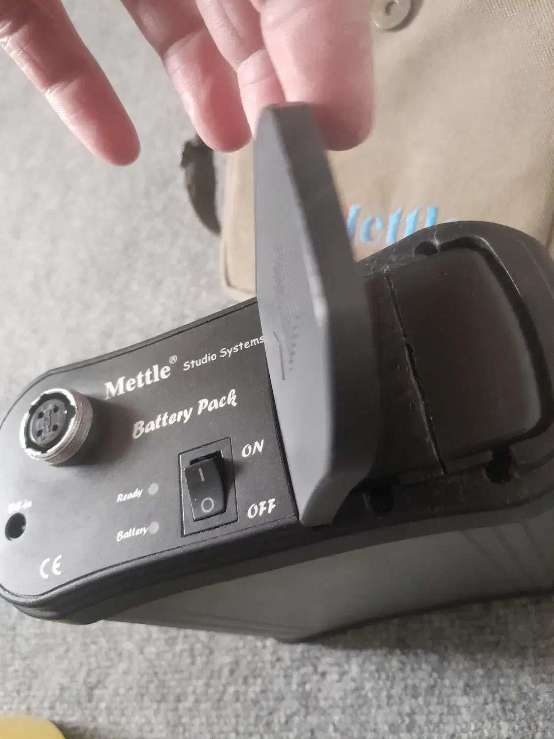 فلش پرتابل استودیویی|دوربین عکاسی و فیلمبرداری|ساری, |دیوار