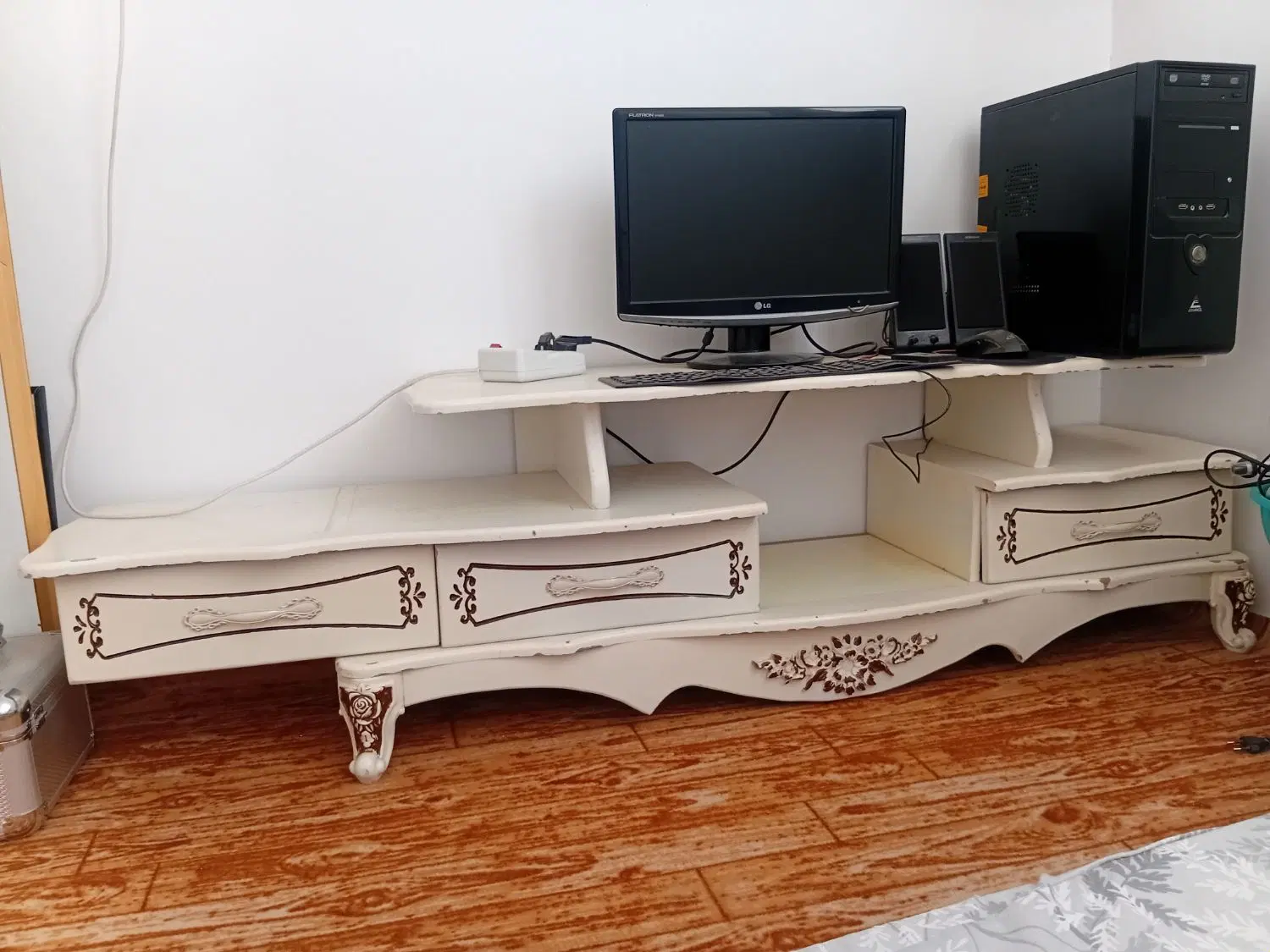 میز LCD|میز تلویزیون|سبزوار, قلعه‌نو دهزار|دیوار
