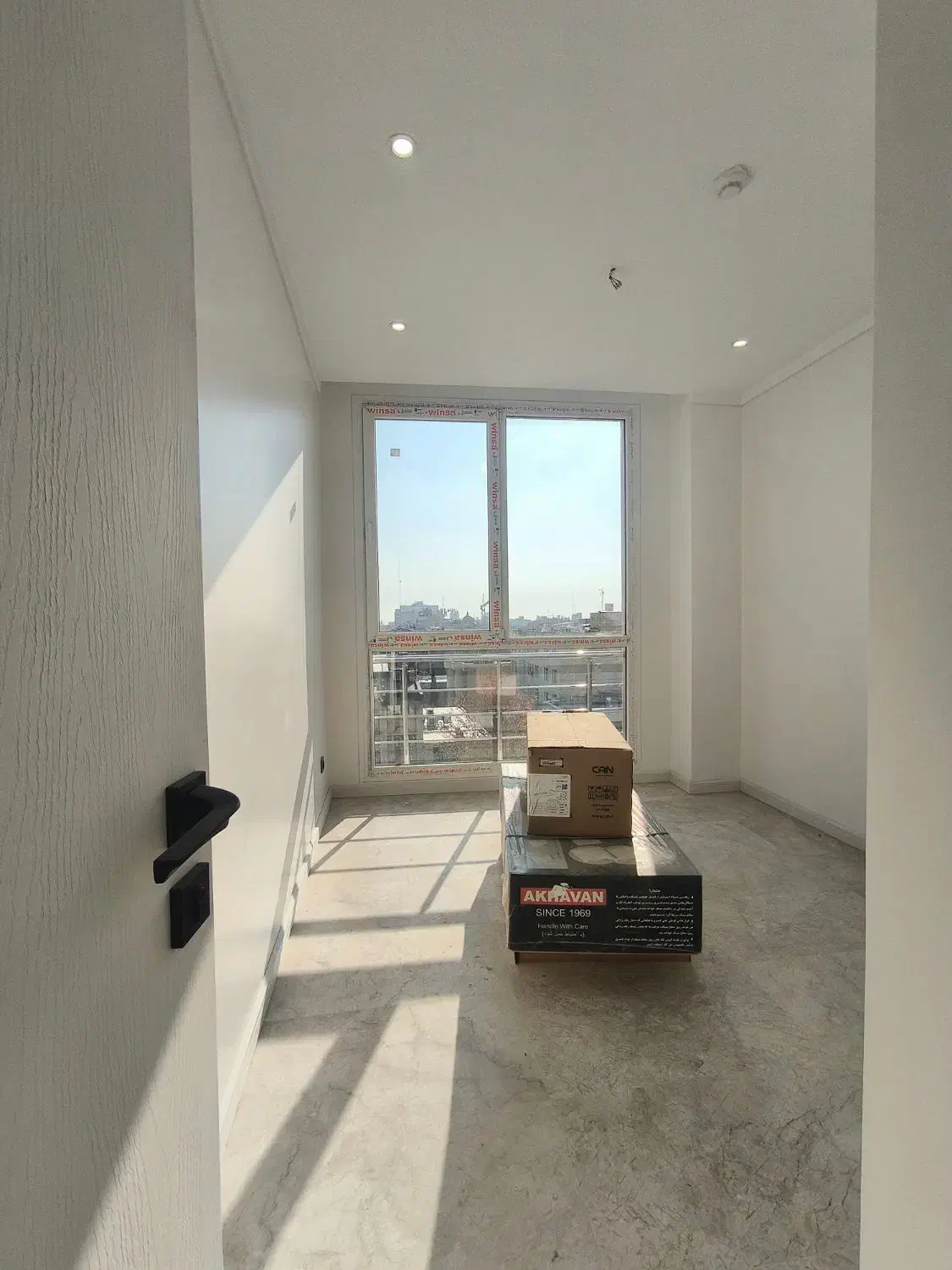 آپارتمان ۱۳۰ متر * شاهکار * «کلیدنخورده ' غرق نور»