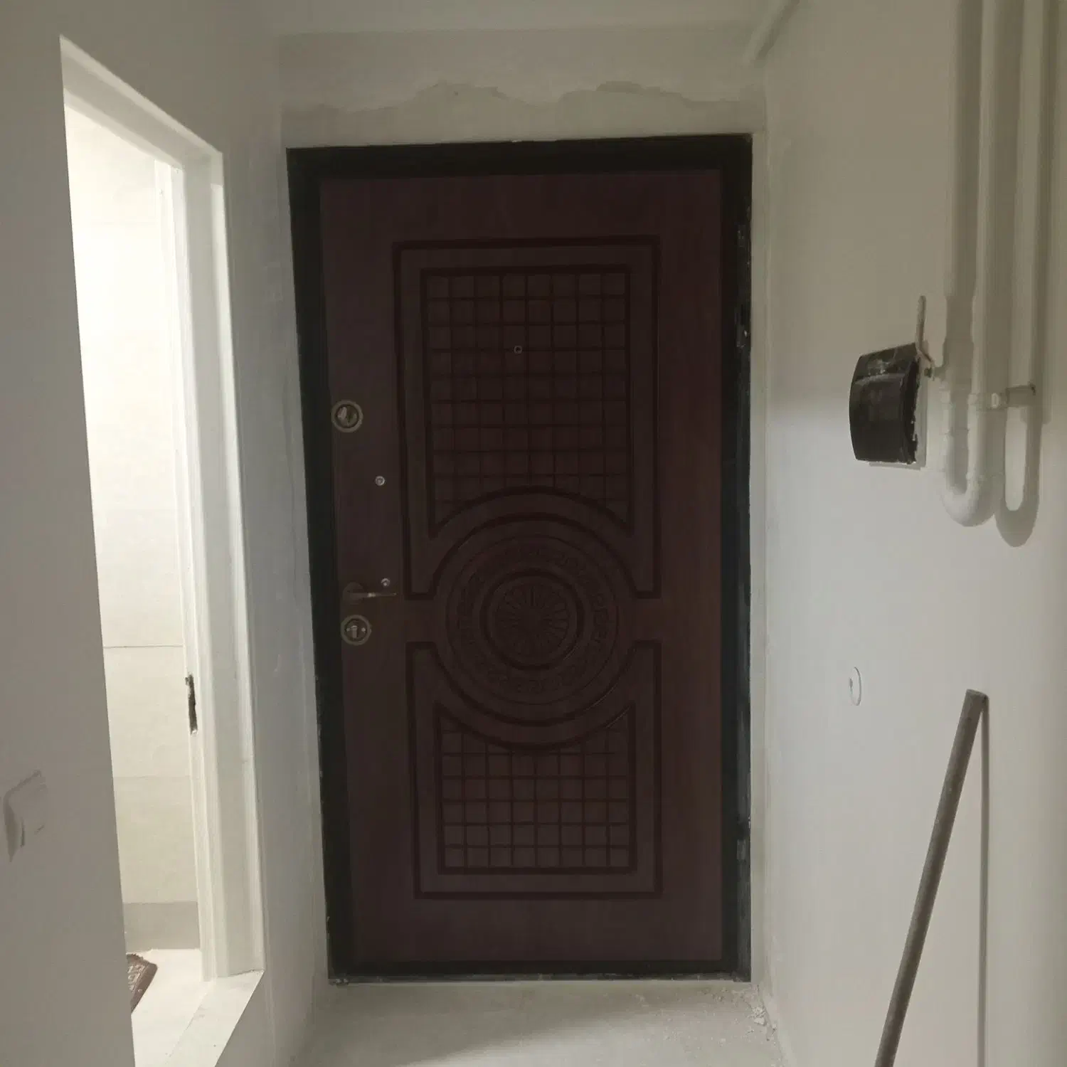 نصاب ونصب درب ضدسرقت و اتاقی چوبی|خدمات پیشه و مهارت|تبریز, |دیوار