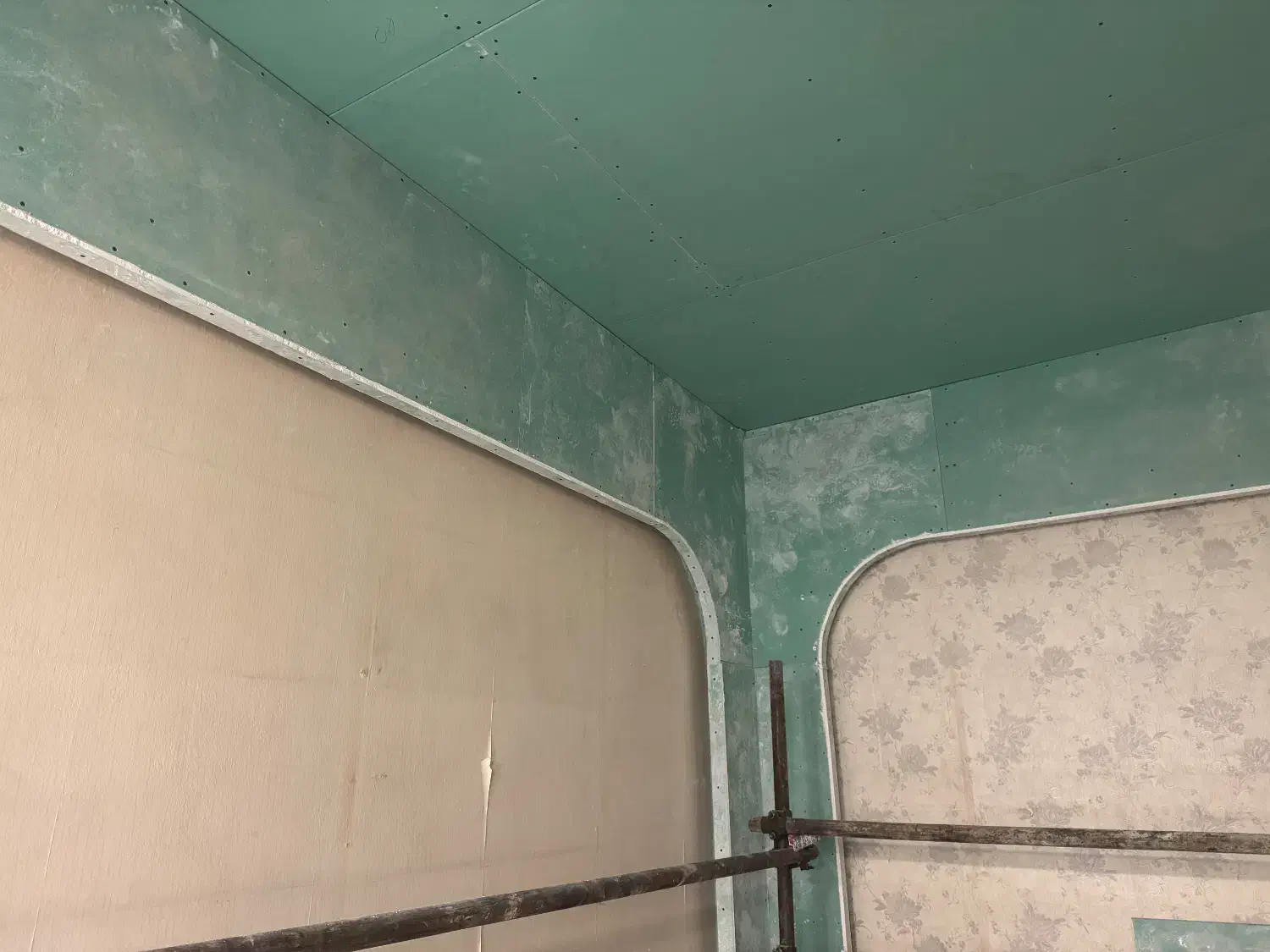 شاگرد کناف|استخدام معماری، عمران و ساختمانی|چالوس, |دیوار