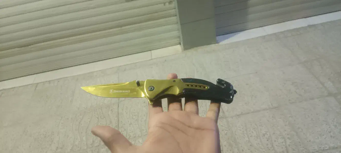 چاقوکامل سالم و بی خش هستش|کلکسیون و سرگرمی|کوهدشت, |دیوار