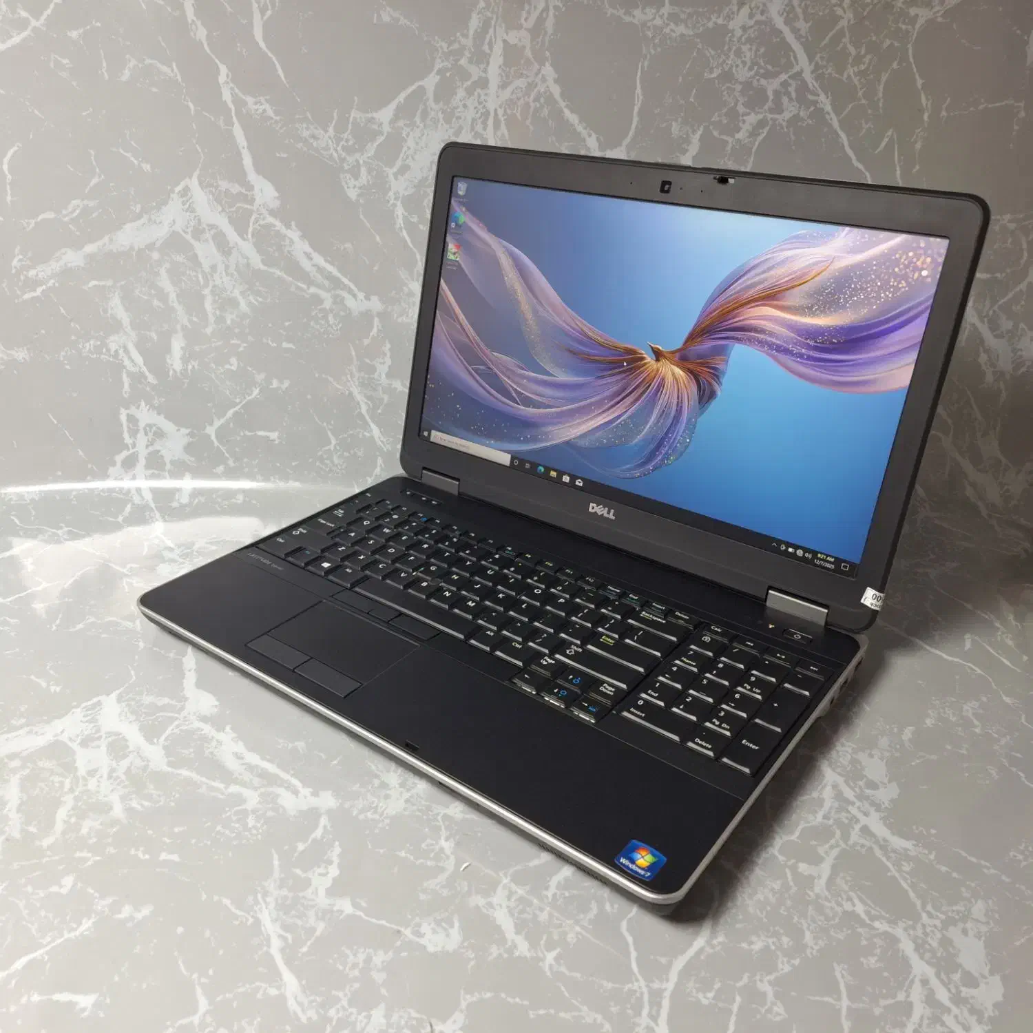 لپ تاپ دل ۶۵-۴۰ با بدنه فلزی و گرافیک مجزا|رایانه همراه|قزوین, |دیوار