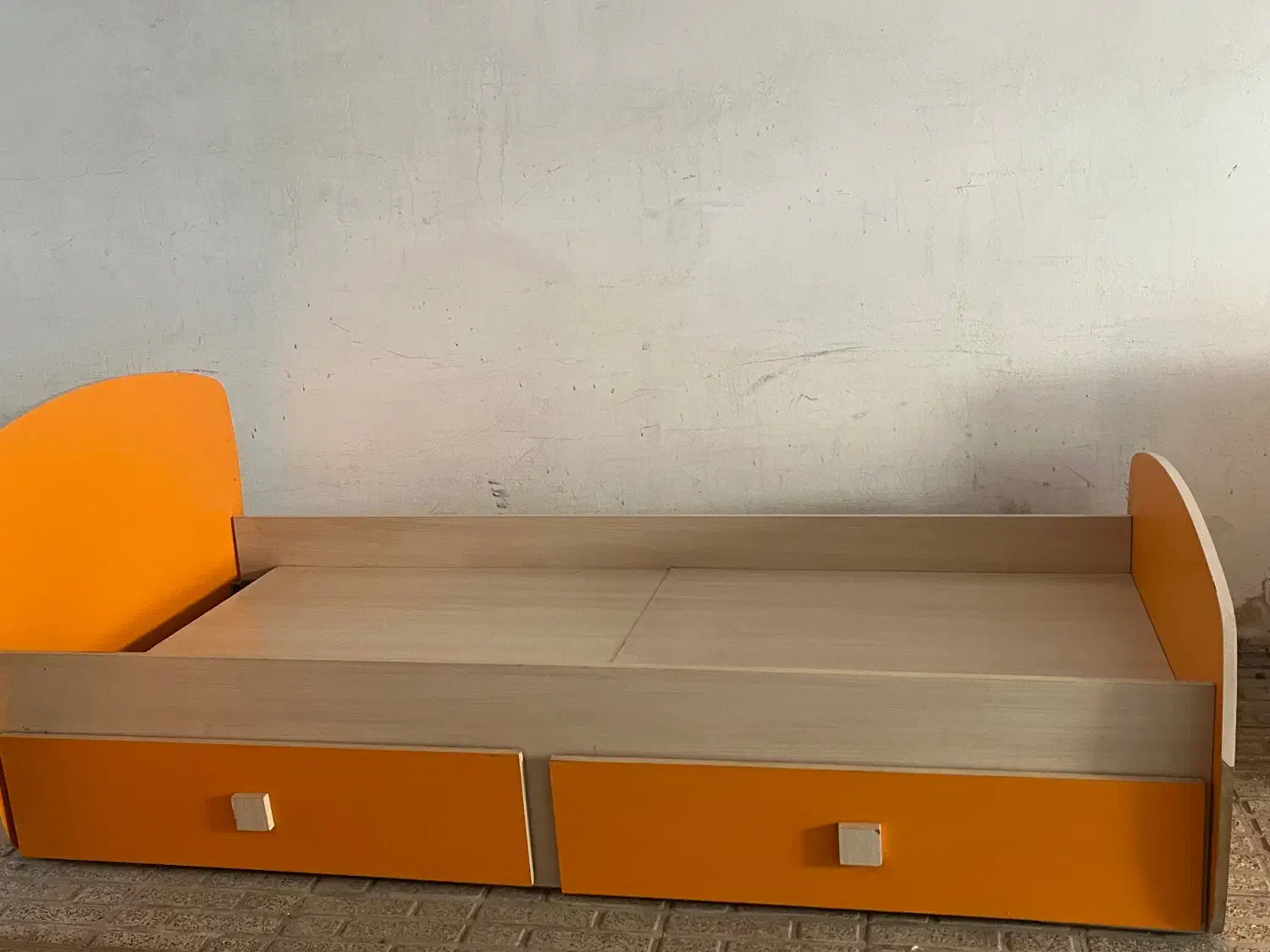 تخت خواب ۱نفره درحد نوع|تخت و سرویس خواب|آمل, |دیوار