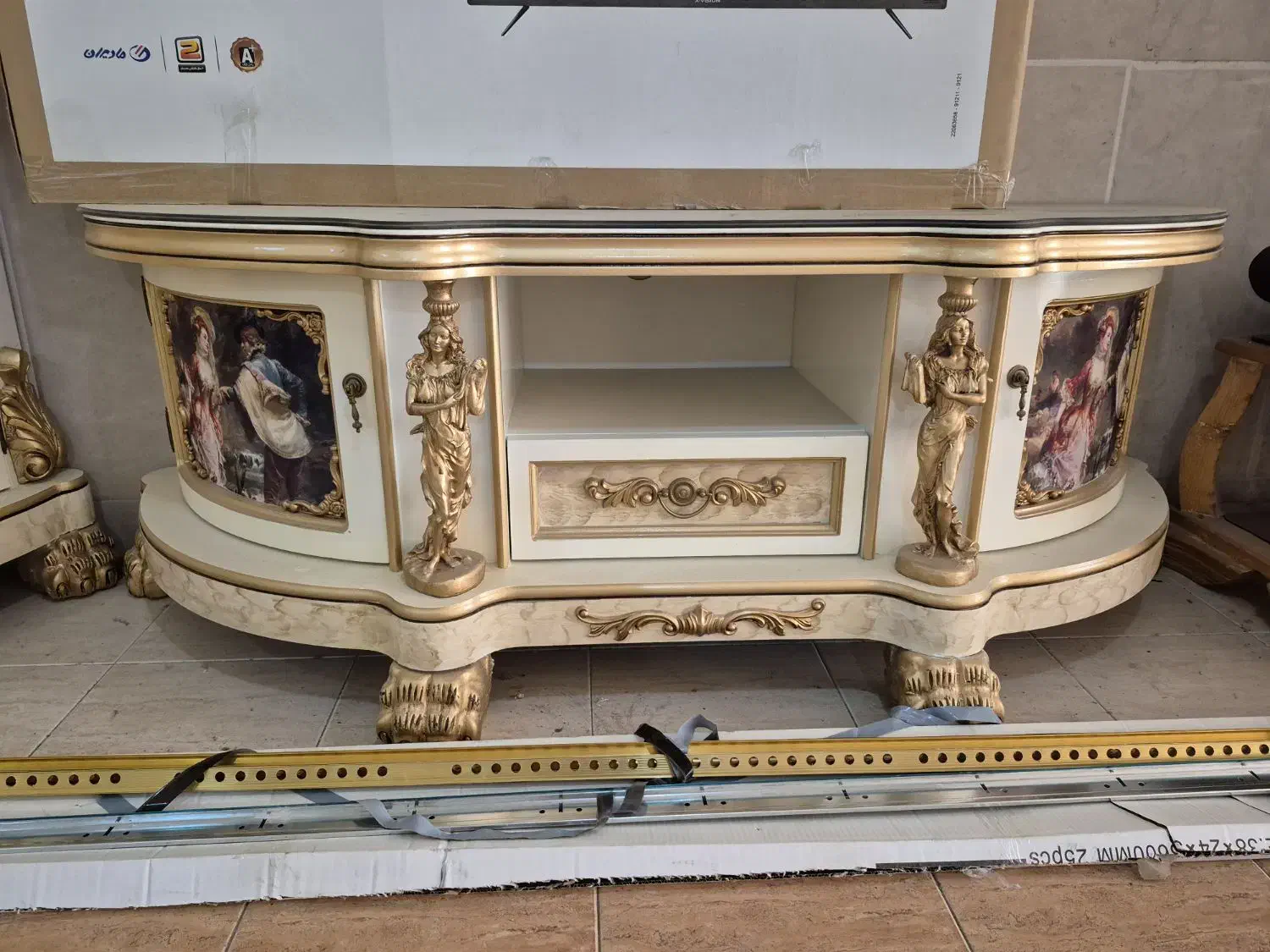 کنسول.  میز تلویزیون    بوفه|بوفه، ویترین، کنسول|تبریز, |دیوار