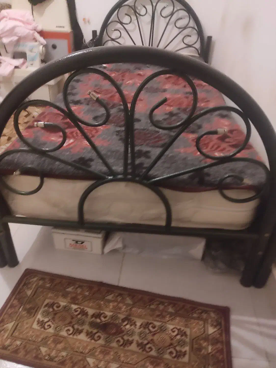 تخت فلزی تک نفره بدون تشک|تخت و سرویس خواب|تبریز, |دیوار