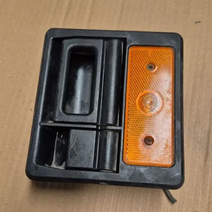 قطعات بدنه و داخلی اتوبوس مستقیم از تولیدکننده|قطعات یدکی و لوازم جانبی|گرمسار, |دیوار