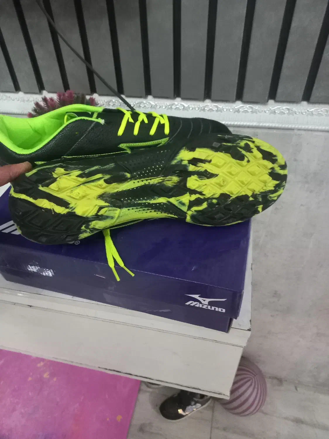 کتانی فوتبال(چمن مصنوعی)|کیف، کفش، کمربند|ری, علایین|دیوار