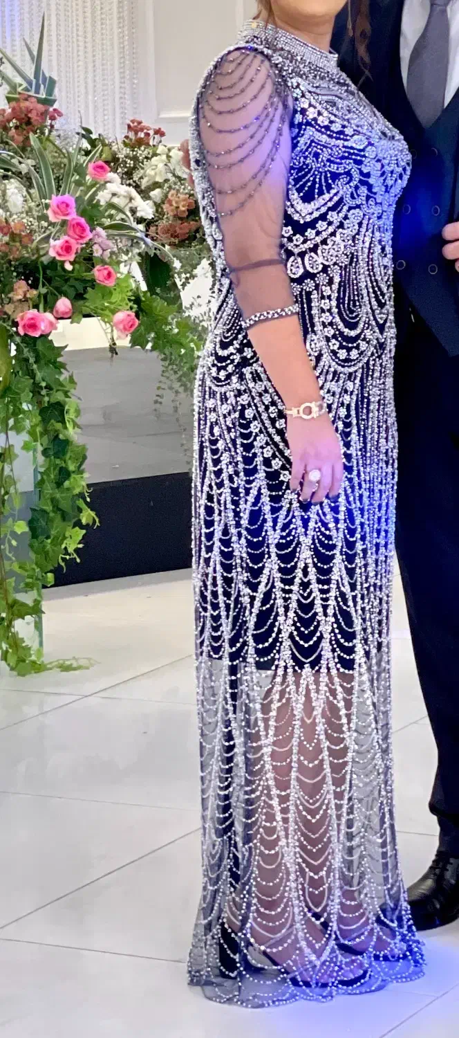 لباس مجلسی مزونی|لباس|اندیشه, اندیشه فاز ۳|دیوار