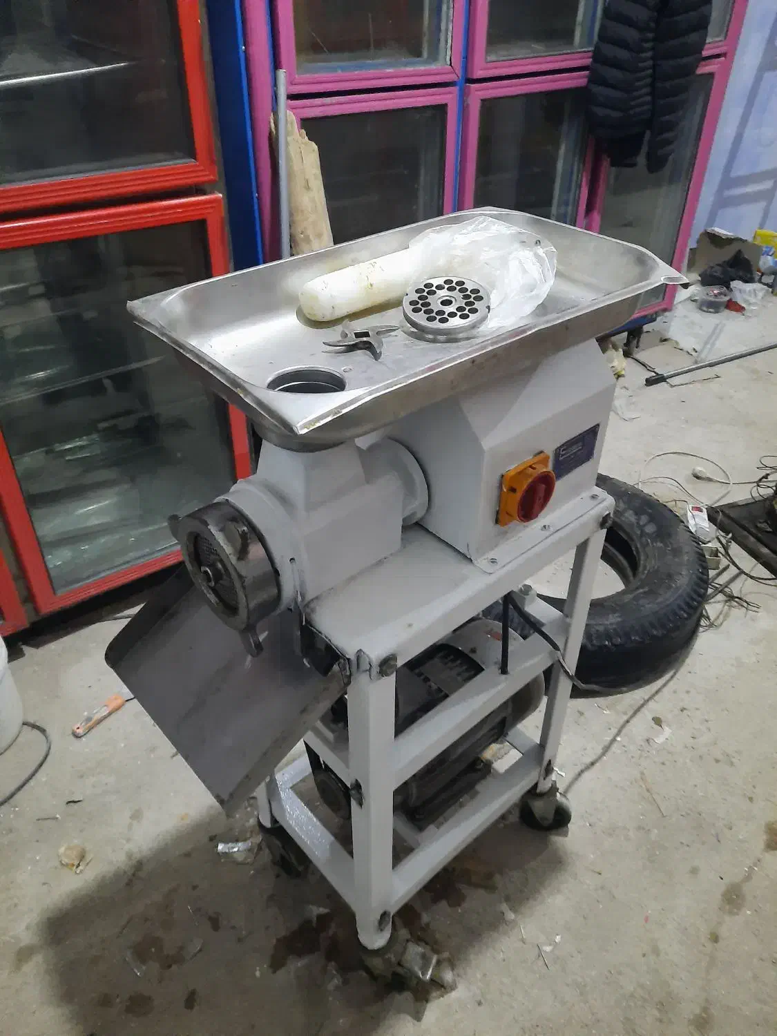 چرخ گوشت التروکار ۳۲|کافیشاپ و رستوران|بجنورد, |دیوار