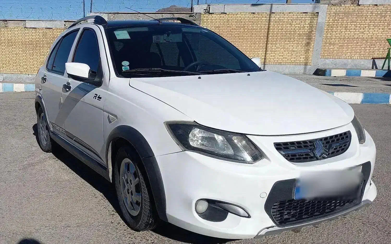 کوییک Rسفید مشکی|خودرو سواری و وانت|کرمانشاه, |دیوار